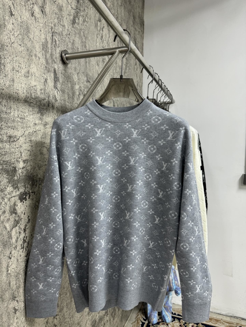 l0vis Vvtt0n sweater